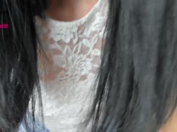 girl
        littlepinky77 cam image #3690418