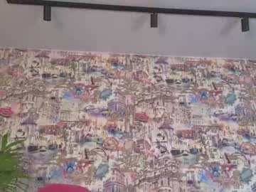 girl
        angelina_new cam image #2442666