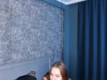 girl
        melissalamba cam image #4128915