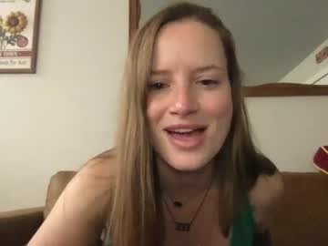 couple
        marilynroxx cam image #339955