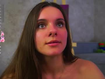 girl
        lorettadunnell cam image #4447736