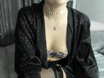 girl
        evelincare cam image #3641999