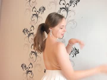 girl
        mila_milka_ cam image #1487076