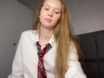 girl
        lizzy_cutie cam image #3431213