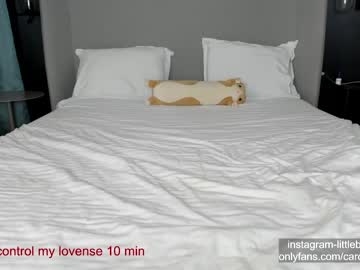 girl
        carolinaherera cam image #2334083