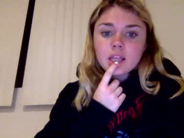 girl
        cassidyyqueen cam image #972137