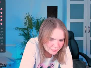 girl
        _crystal_maiden_ cam image #1799641