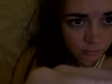 girl
        holyfairyxo cam image #2653243