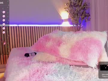 girl
        little_effy18 cam image #2507594