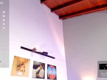 girl
        little_effy18 cam image #2651001
