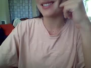 girl
        cukqueen436282 cam image #3020529
