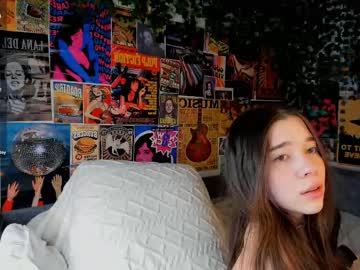 girl
        flirtykitty_ cam image #4260364