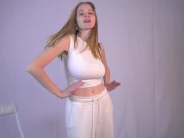 girl
        lover_chill cam image #1976194