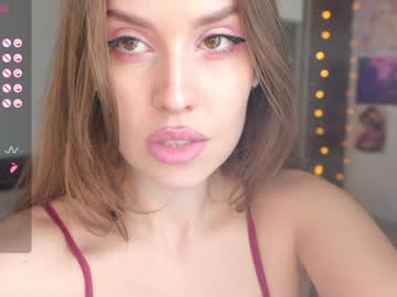 girl
        fazeyj cam image #2916844