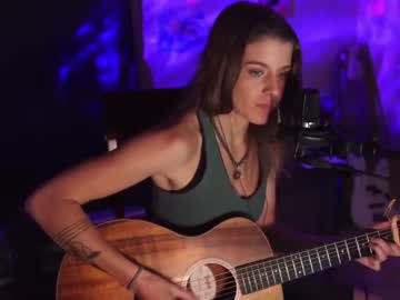 girl
        goodvibescouple cam image #757147