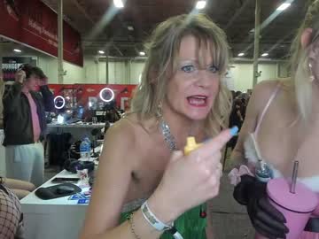 girl
        avapheonix cam image #243500