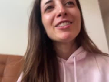 girl
        rosykindred cam image #1440167