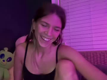 girl
        oliviahansleyy cam image #3497069