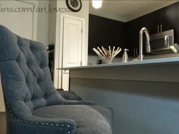 couple
        ari_lovexo cam image #1444578