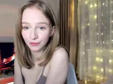 girl
        happiness_s cam image #2033513
