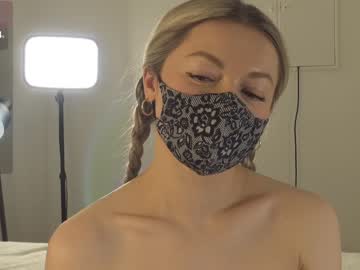 girl
        blondehottiek cam image #2089503