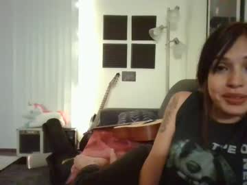 girl
        averiecherry cam image #1375639