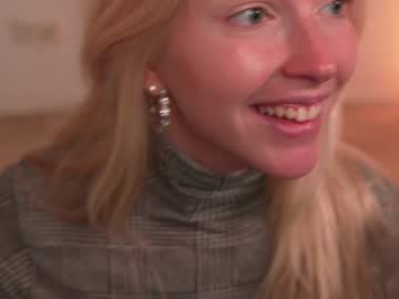 girl
        my_stella cam image #3804900