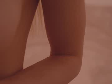 girl
        bunnydollstella cam image #3505115