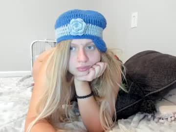 girl
        scartit cam image #1628720