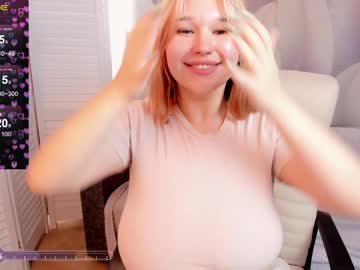 girl
        super_huge_boobs cam image #3387674