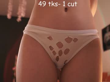 girl
        okily_dokily cam image #3509544