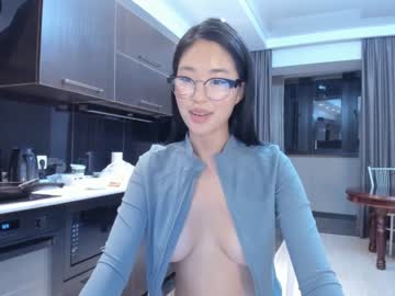 girl
        hinakura_lim cam image #1104129