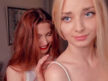 girl
        point_of_love cam image #1900120