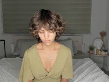 girl
        lenaelisabeth cam image #1794151