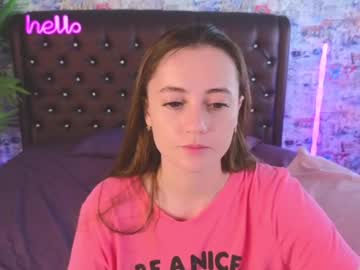 girl
        angelina_new cam image #2978661