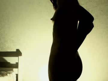 girl
        one_carolina cam image #1118721