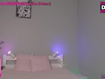 girl
        na__na cam image #615171