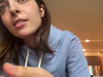 girl
        rosykindred cam image #1593178