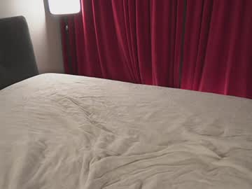 girl
        blondehottiek cam image #3958352