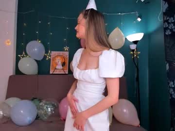girl
        elsa_flow cam image #4210538