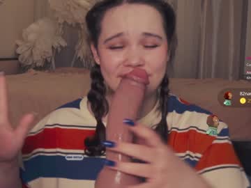 girl
        chery_lady22 cam image #2155719