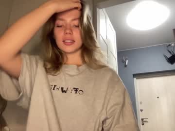 girl
        angel_from_sky cam image #1815939