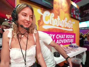 couple
        blondefoxsilverfox cam image #3963614