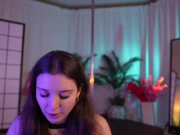 girl
        kittycaitlin cam image #3700856