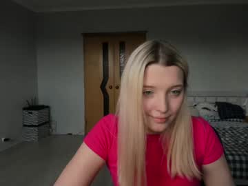 girl
        belle_ellie cam image #1256248