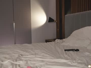 girl
        sweet_moan cam image #3050979