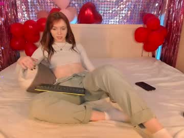 girl
        miss_redfox cam image #617066