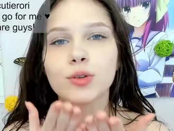 girl
        avrora_deis cam image #2466813