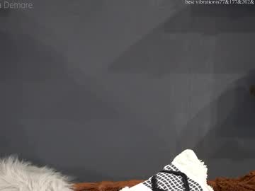 girl
        alexandra_demore cam image #4308557
