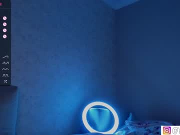 girl
        bzzzme cam image #2401249